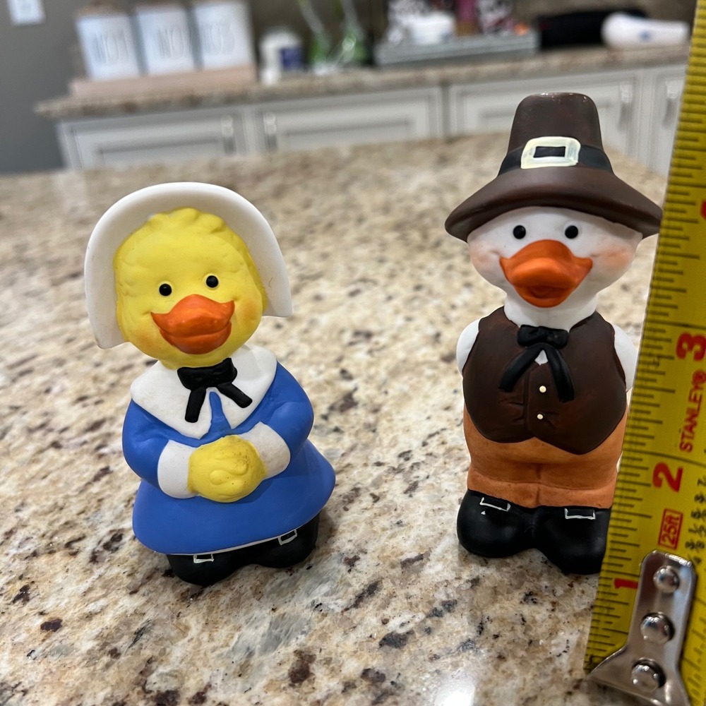Vintage Thanksgiving Pilgrim Duck Salt and Pepper Shakers Ceramic Fall Decor Set